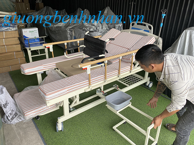 giuong-benh-nhan-tach-lam-xe-lan--4
